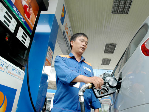 Lãi tỷ đồng mỗi ngày, xăng vẫn chưa chịu xuống giá